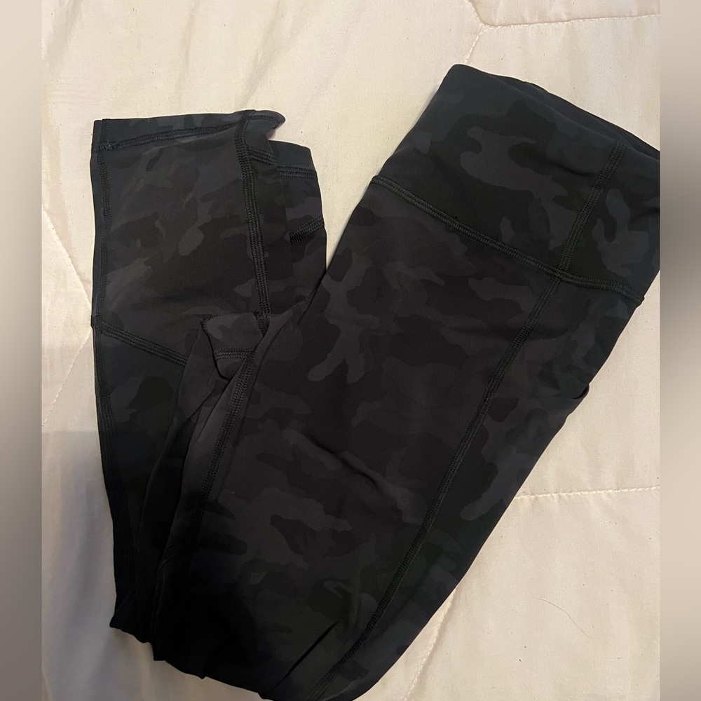 Lululemon cropped camp leggings size 4